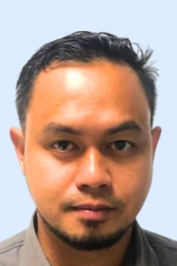 Potret Mohd Muazzam Bin Ismail, ejen KRS Travel