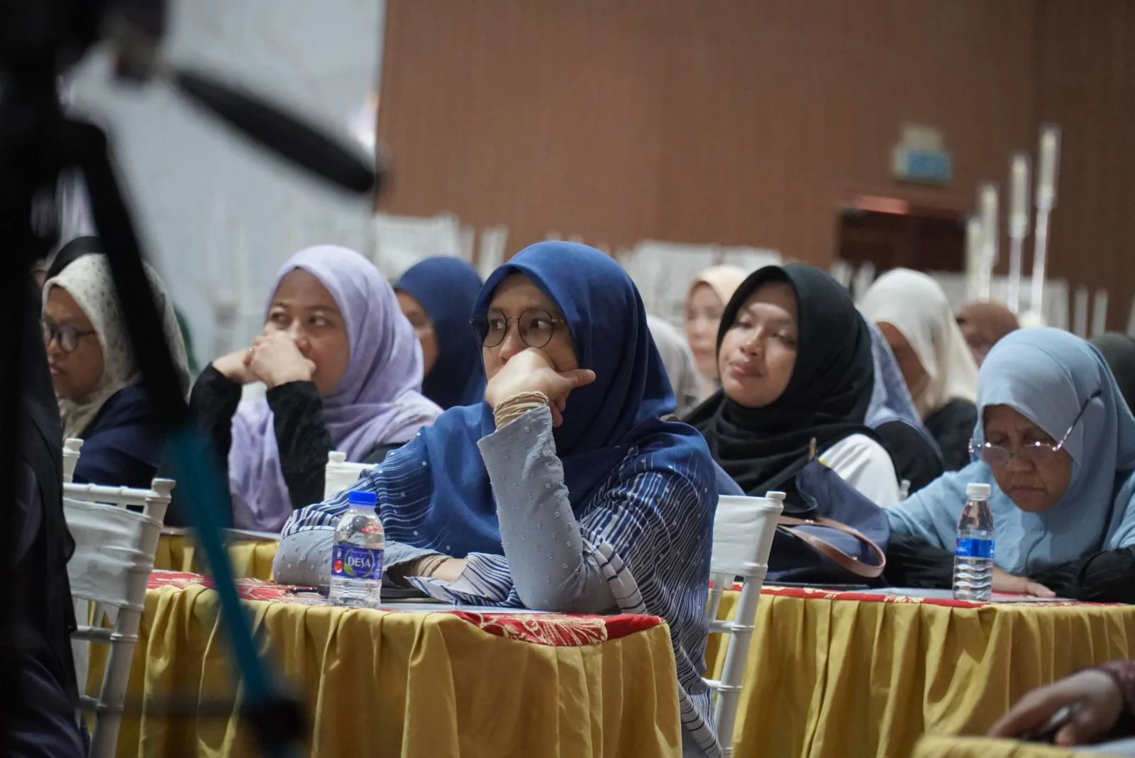 Jemaah wanita mengikuti sesi kursus umrah di Dewan Perdana KRS