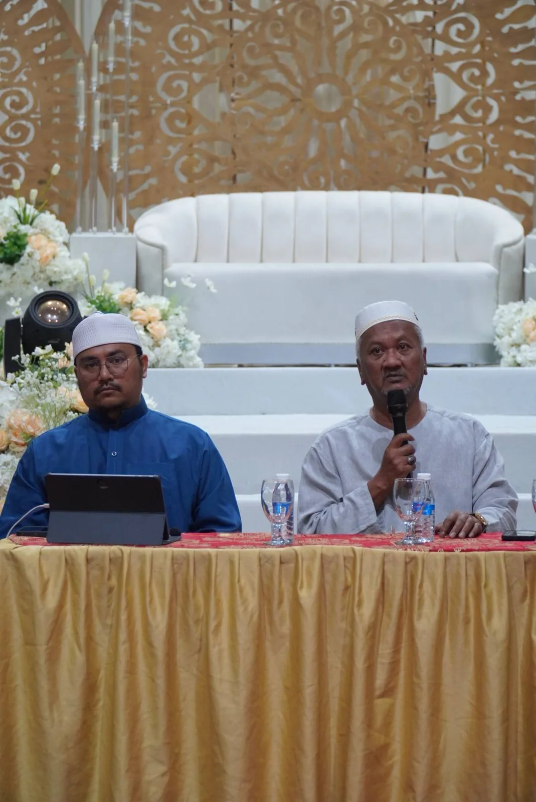 Sesi soal jawab bersama mutawwif di meja utama